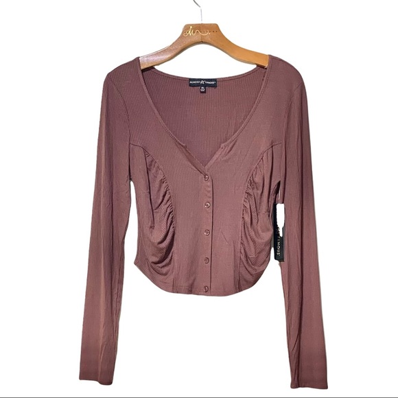 Almost Famous Brown Long Sleeves Top Size XL - Picture 1 of 8